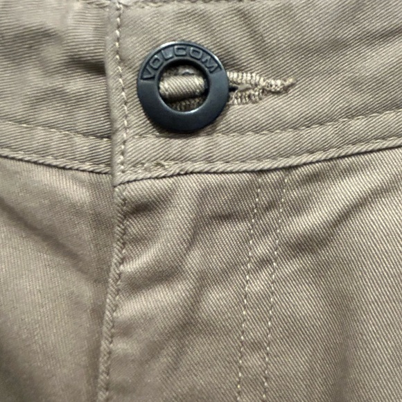 Volcom Men’s Khaki Shorts - Size 34 - Picture 5 of 8